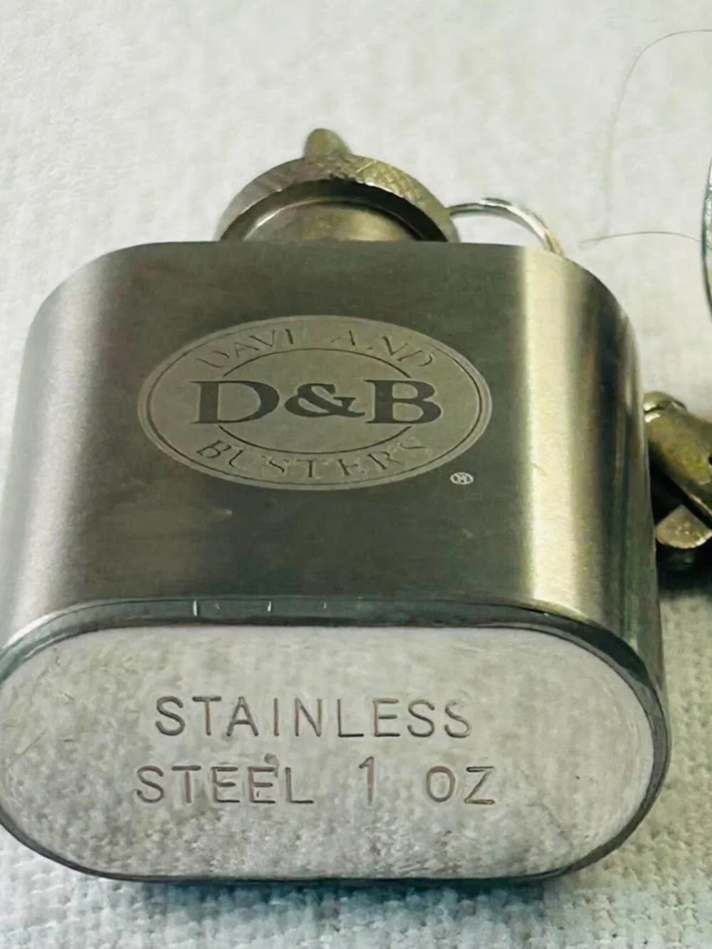 Dave & Busters 1 OZ Stainless Steel Keychain Flask with Funnel Never Used NWOT